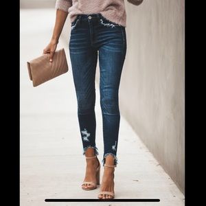 VICI - Galloway Frayed Ankle Skinny Jean